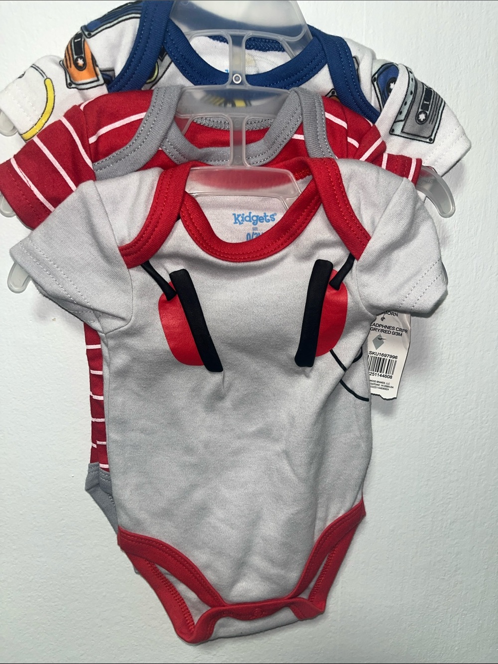 Kidgets White One-Piece with Red Trim and Black Headphone Graphic